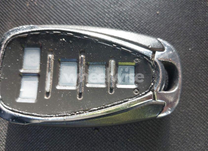 Photo 11 of 2018 Chevrolet Equinox LT (VIN 2GNAXSEV4J6305212)