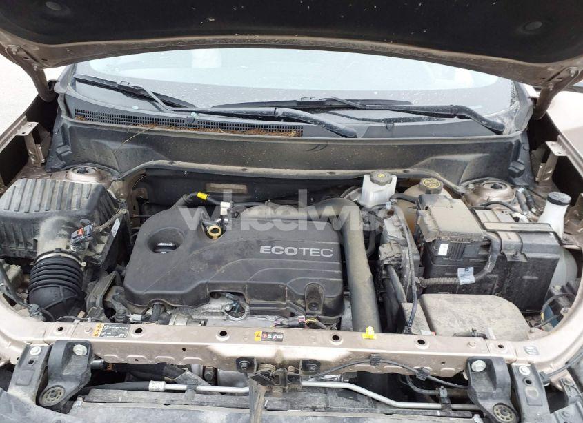 Photo 10 of 2018 Chevrolet Equinox LT (VIN 2GNAXSEV4J6315495)