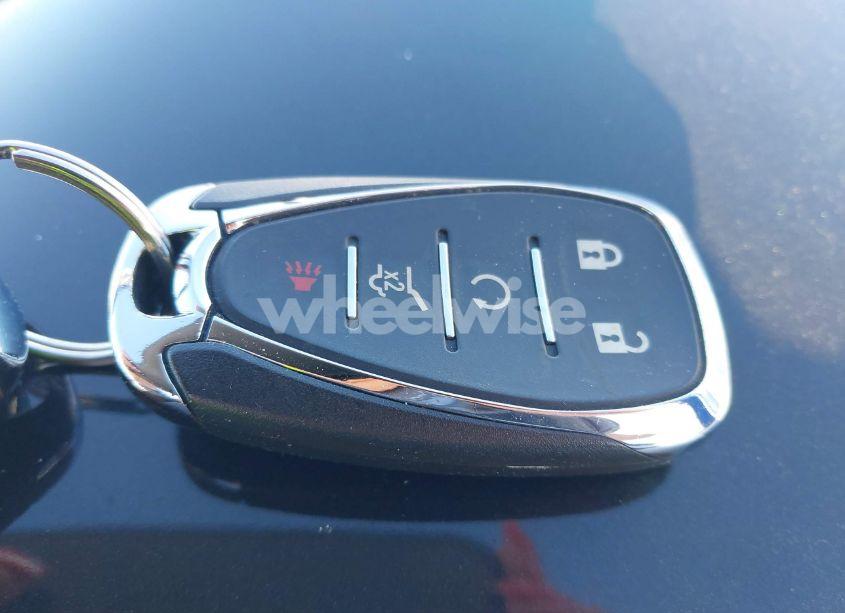 Photo 11 of 2018 Chevrolet Equinox LT (VIN 2GNAXSEV4J6315495)