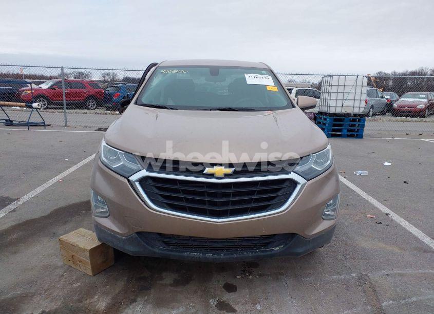 Photo 12 of 2018 Chevrolet Equinox LT (VIN 2GNAXSEV4J6315495)