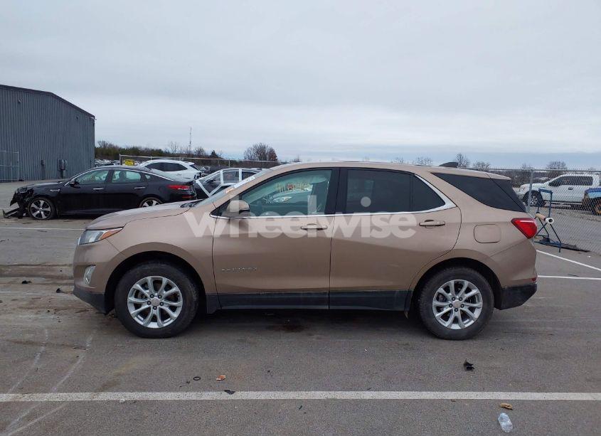 Photo 14 of 2018 Chevrolet Equinox LT (VIN 2GNAXSEV4J6315495)