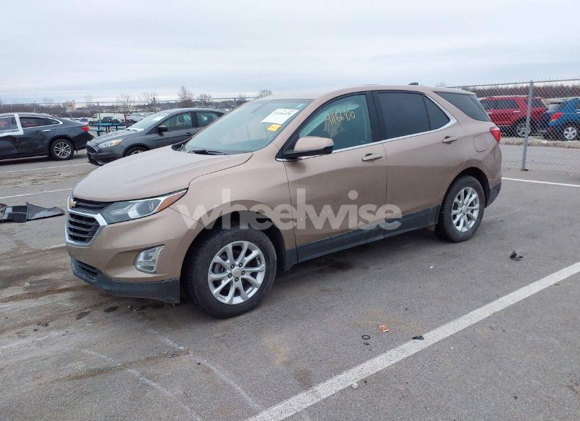 Photo 2 of 2018 Chevrolet Equinox LT (VIN 2GNAXSEV4J6315495)