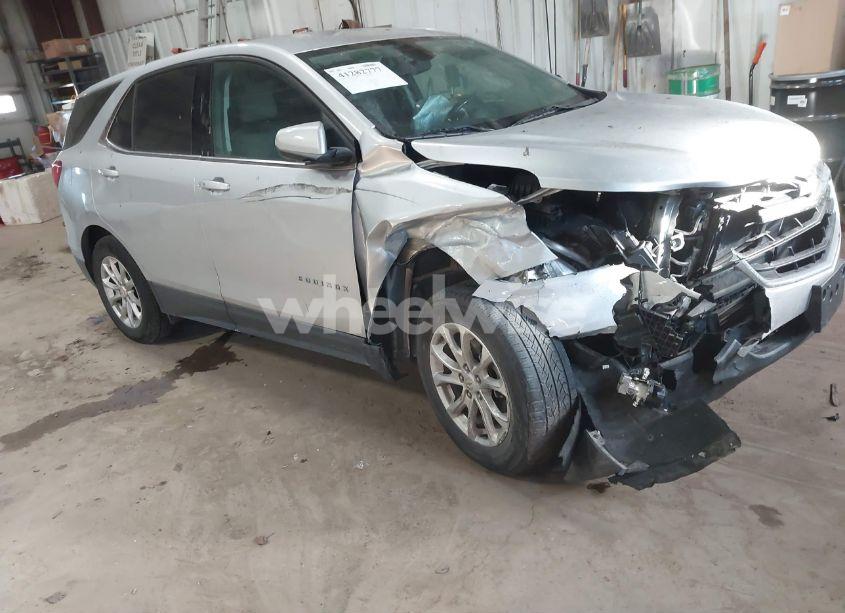 2018 Chevrolet Equinox LT (VIN 2GNAXSEV4J6320583) main photo