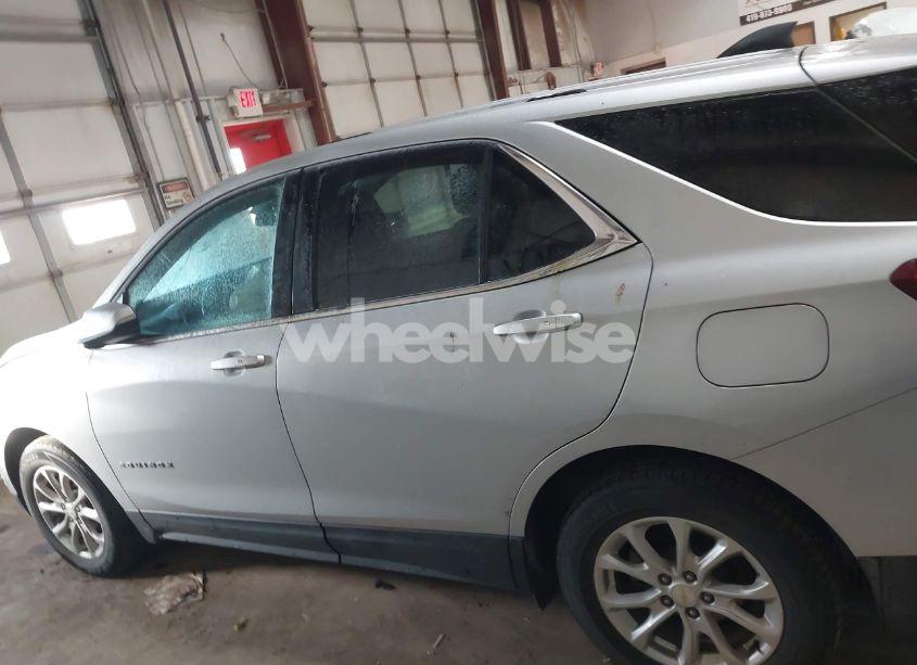 Photo 14 of 2018 Chevrolet Equinox LT (VIN 2GNAXSEV4J6320583)