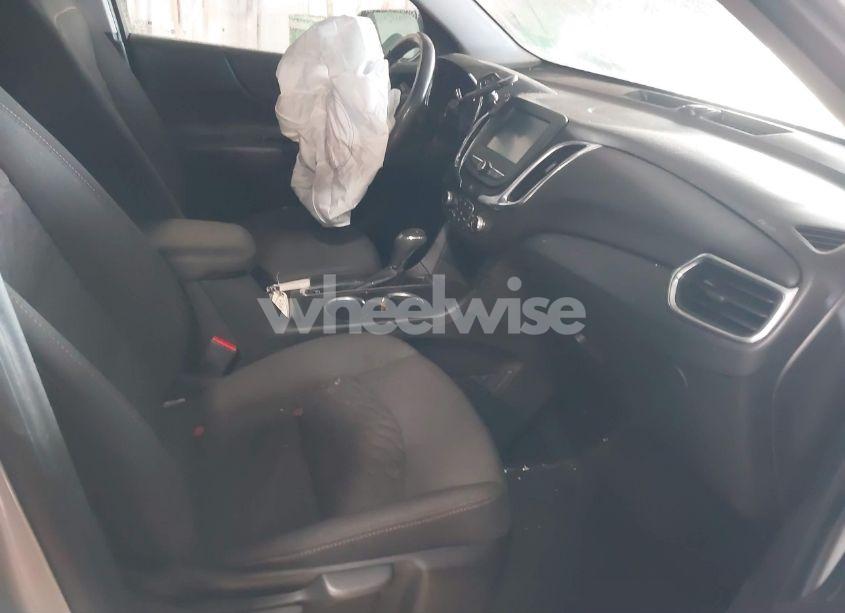 Photo 5 of 2018 Chevrolet Equinox LT (VIN 2GNAXSEV4J6320583)