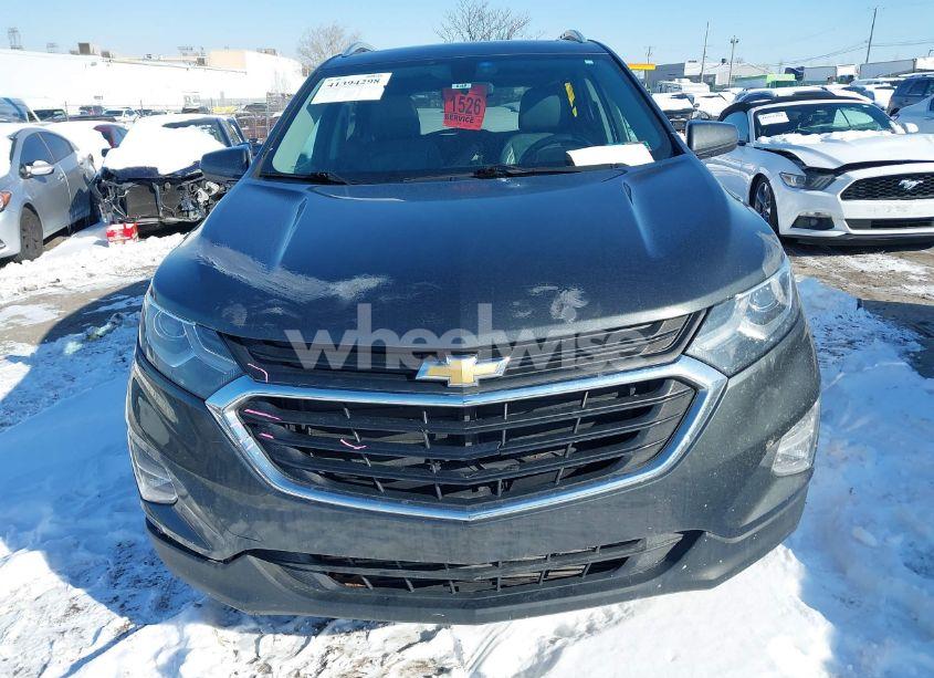 Photo 12 of 2018 Chevrolet Equinox LT (VIN 2GNAXSEV4J6330420)