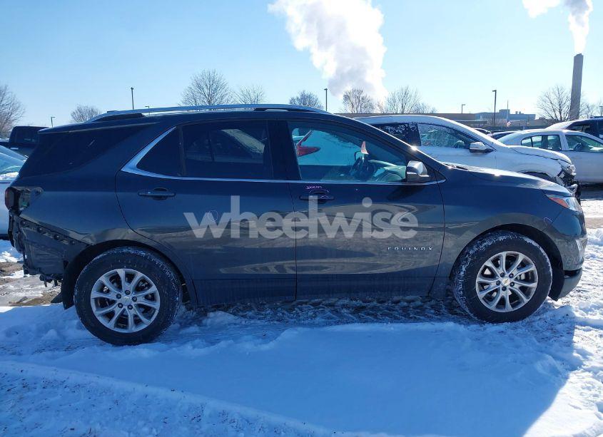 Photo 13 of 2018 Chevrolet Equinox LT (VIN 2GNAXSEV4J6330420)