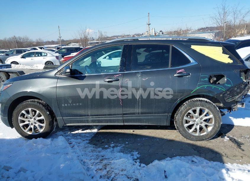 Photo 14 of 2018 Chevrolet Equinox LT (VIN 2GNAXSEV4J6330420)