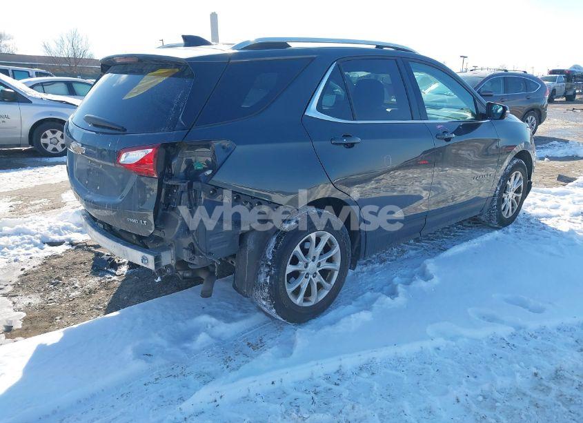 Photo 4 of 2018 Chevrolet Equinox LT (VIN 2GNAXSEV4J6330420)