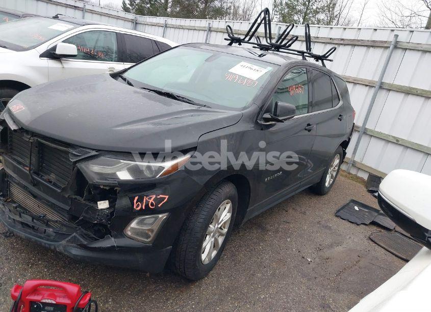 Photo 2 of 2018 Chevrolet Equinox LT (VIN 2GNAXSEV4J6334998)
