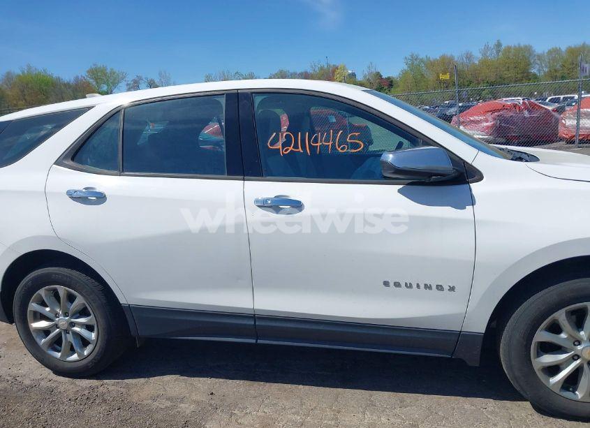 Photo 13 of 2019 Chevrolet Equinox LS (VIN 2GNAXSEV4K6110423)
