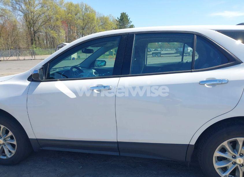 Photo 14 of 2019 Chevrolet Equinox LS (VIN 2GNAXSEV4K6110423)