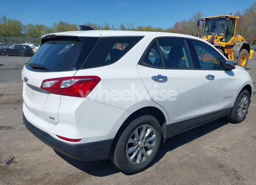 Photo 4 of 2019 Chevrolet Equinox LS (VIN 2GNAXSEV4K6110423)