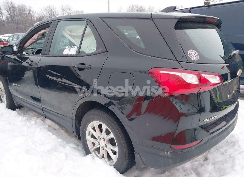 Photo 3 of 2021 Chevrolet Equinox LS (VIN 2GNAXSEV4M6132005)