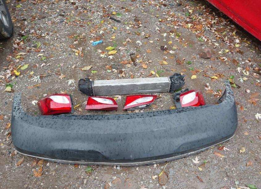 Photo 12 of 2018 Chevrolet Equinox LT (VIN 2GNAXSEV5J6101177)