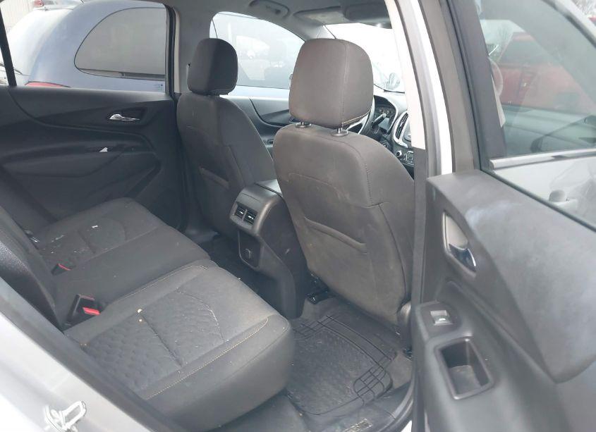 Photo 8 of 2018 Chevrolet Equinox LT (VIN 2GNAXSEV5J6190426)