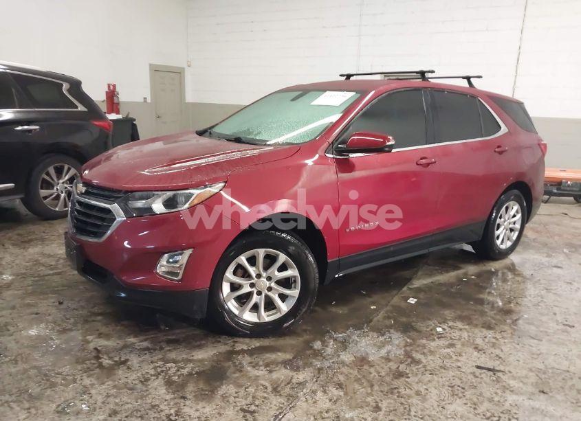 Photo 2 of 2018 Chevrolet Equinox LT (VIN 2GNAXSEV5J6196081)