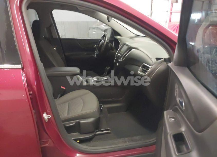 Photo 5 of 2018 Chevrolet Equinox LT (VIN 2GNAXSEV5J6196081)