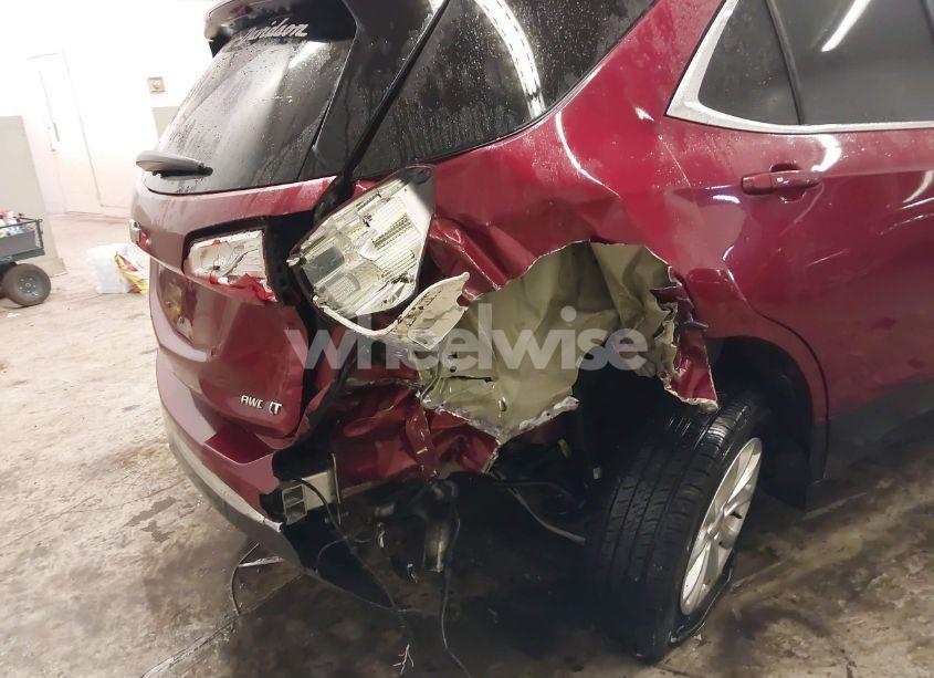 Photo 6 of 2018 Chevrolet Equinox LT (VIN 2GNAXSEV5J6196081)