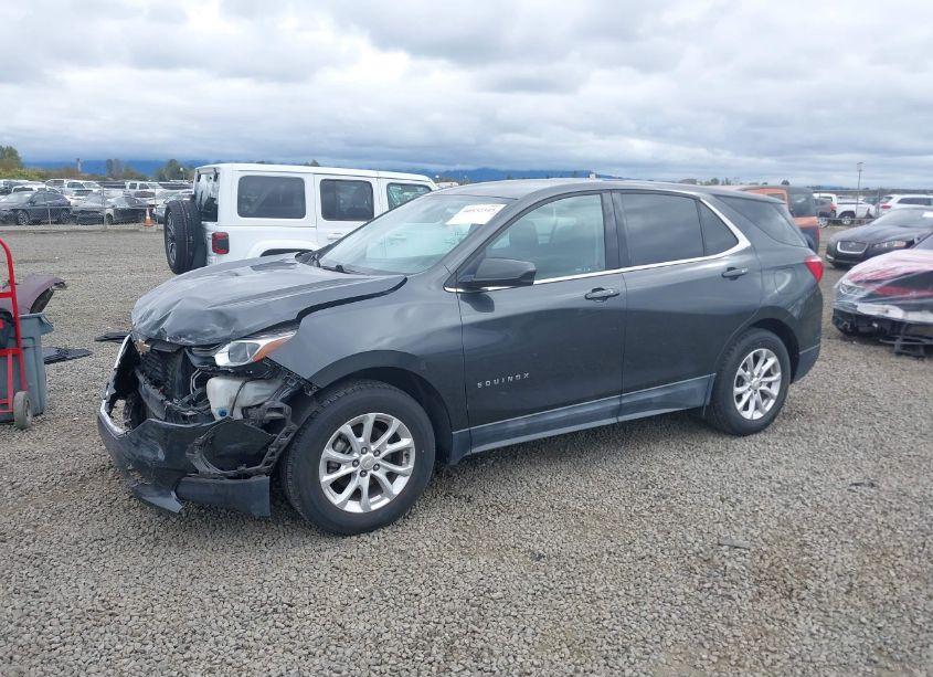 Photo 2 of 2018 Chevrolet Equinox LT (VIN 2GNAXSEV5J6211887)