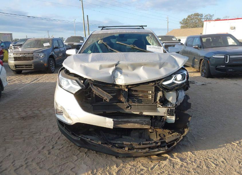 Photo 12 of 2018 Chevrolet Equinox LT (VIN 2GNAXSEV5J6236143)