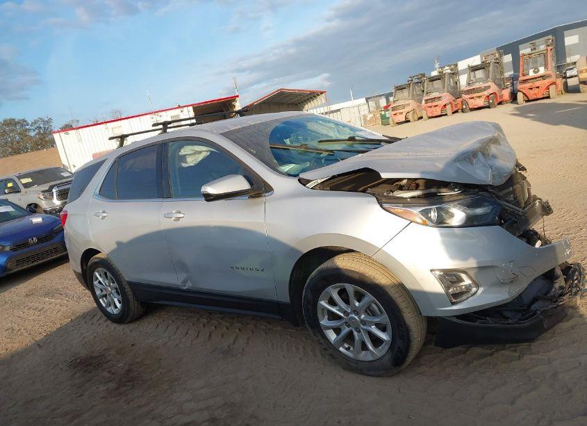 Photo 13 of 2018 Chevrolet Equinox LT (VIN 2GNAXSEV5J6236143)