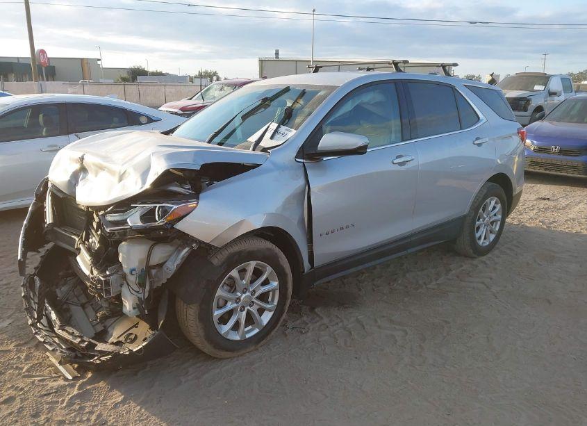 Photo 2 of 2018 Chevrolet Equinox LT (VIN 2GNAXSEV5J6236143)