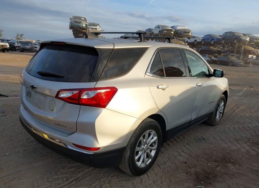 Photo 4 of 2018 Chevrolet Equinox LT (VIN 2GNAXSEV5J6236143)