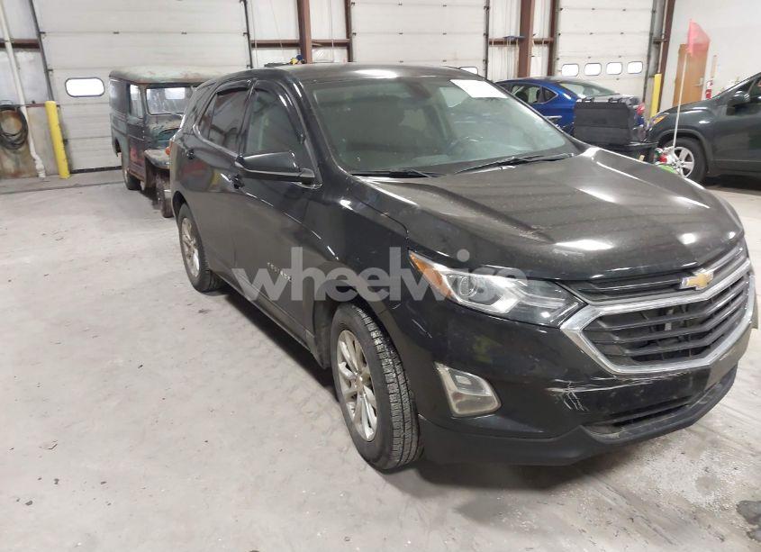 2018 Chevrolet Equinox LT (VIN 2GNAXSEV5J6256909) main photo