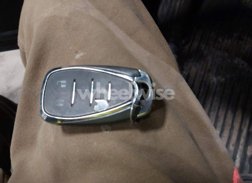 Photo 11 of 2018 Chevrolet Equinox LT (VIN 2GNAXSEV5J6256909)