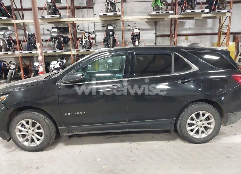 Photo 15 of 2018 Chevrolet Equinox LT (VIN 2GNAXSEV5J6256909)