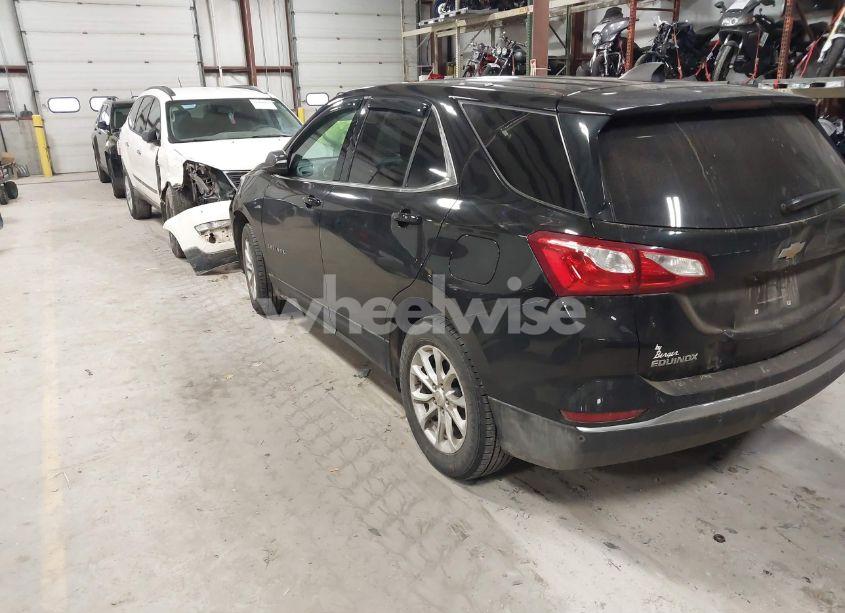 Photo 3 of 2018 Chevrolet Equinox LT (VIN 2GNAXSEV5J6256909)