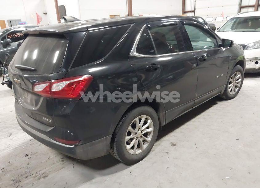 Photo 4 of 2018 Chevrolet Equinox LT (VIN 2GNAXSEV5J6256909)
