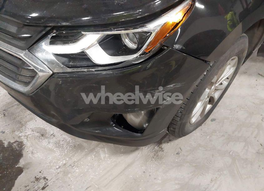 Photo 6 of 2018 Chevrolet Equinox LT (VIN 2GNAXSEV5J6256909)