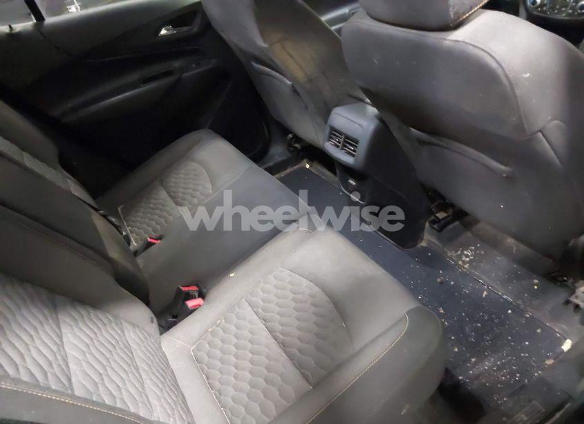 Photo 8 of 2018 Chevrolet Equinox LT (VIN 2GNAXSEV5J6256909)