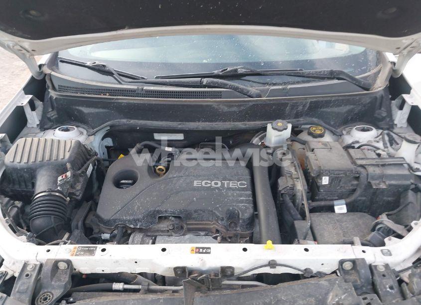 Photo 10 of 2018 Chevrolet Equinox LT (VIN 2GNAXSEV5J6261530)