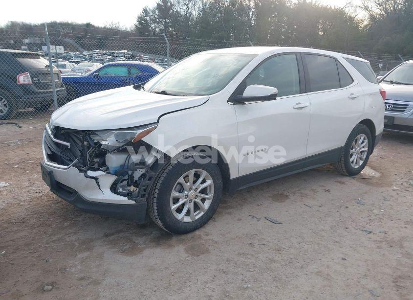 Photo 2 of 2018 Chevrolet Equinox LT (VIN 2GNAXSEV5J6261530)