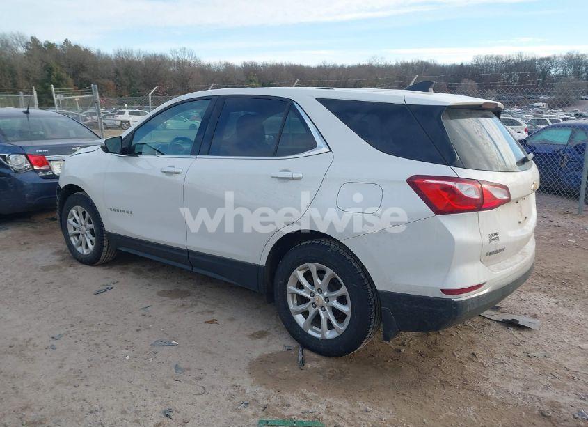 Photo 3 of 2018 Chevrolet Equinox LT (VIN 2GNAXSEV5J6261530)