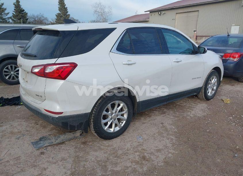 Photo 4 of 2018 Chevrolet Equinox LT (VIN 2GNAXSEV5J6261530)