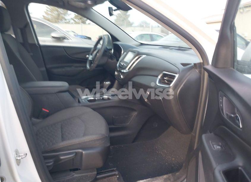 Photo 5 of 2018 Chevrolet Equinox LT (VIN 2GNAXSEV5J6261530)