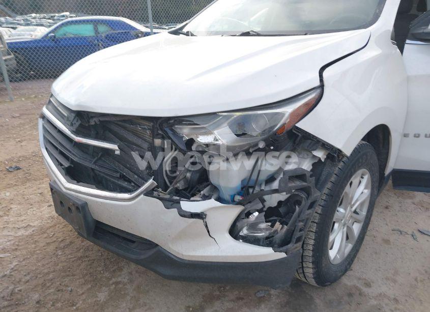 Photo 6 of 2018 Chevrolet Equinox LT (VIN 2GNAXSEV5J6261530)