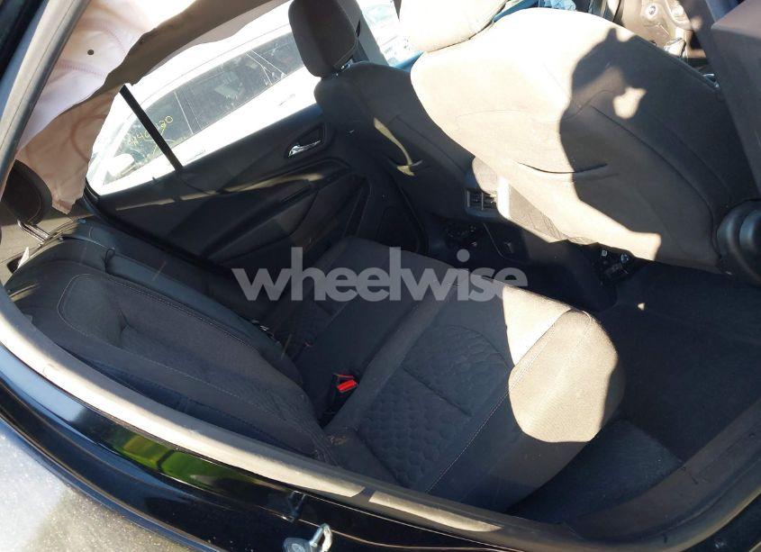 Photo 8 of 2018 Chevrolet Equinox LT (VIN 2GNAXSEV5J6277839)