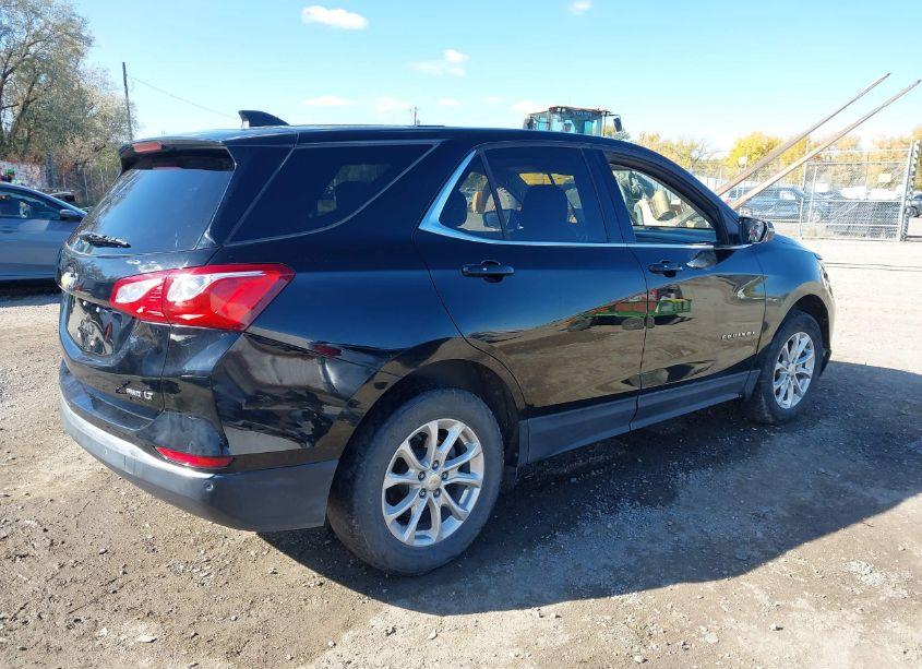 Photo 4 of 2018 Chevrolet Equinox LT (VIN 2GNAXSEV5J6296617)