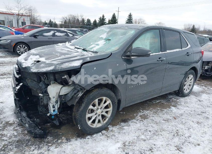 Photo 2 of 2018 Chevrolet Equinox LT (VIN 2GNAXSEV5J6298285)