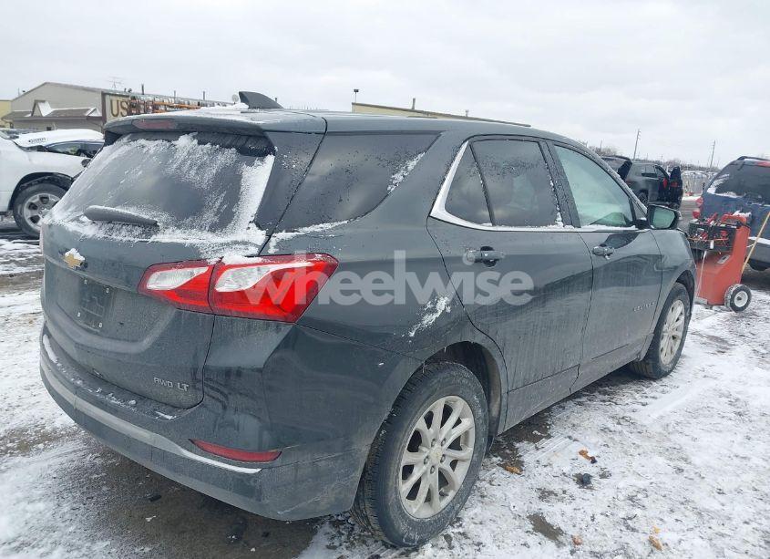 Photo 4 of 2018 Chevrolet Equinox LT (VIN 2GNAXSEV5J6298285)
