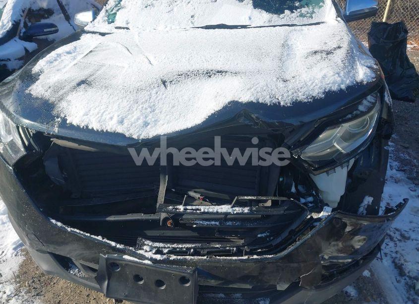 Photo 6 of 2018 Chevrolet Equinox LT (VIN 2GNAXSEV5J6301136)