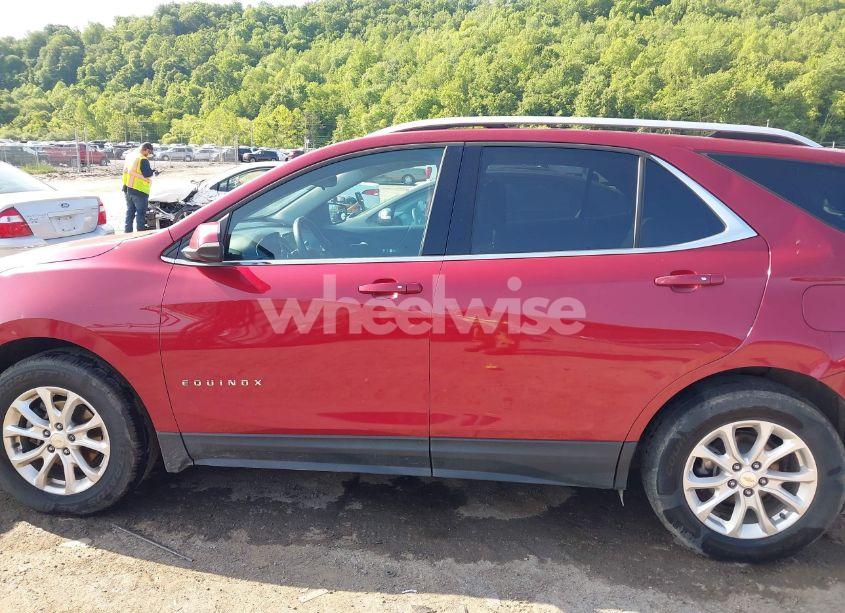 Photo 14 of 2018 Chevrolet Equinox LT (VIN 2GNAXSEV5J6330250)