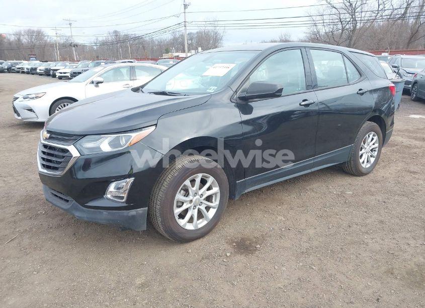 Photo 2 of 2019 Chevrolet Equinox LS (VIN 2GNAXSEV5K6110527)