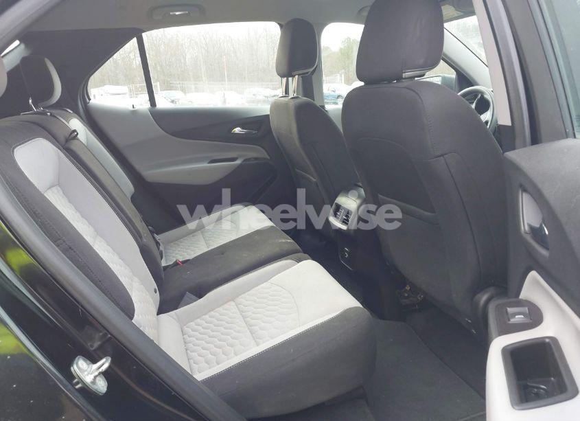 Photo 8 of 2019 Chevrolet Equinox LS (VIN 2GNAXSEV5K6110527)