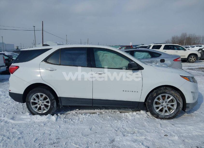 Photo 13 of 2019 Chevrolet Equinox LS (VIN 2GNAXSEV5K6161848)